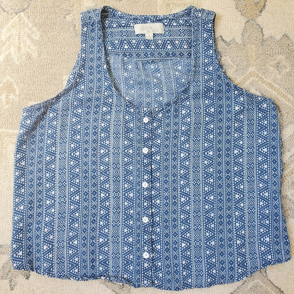 Olive & Oak sleevless botton down top, Medium